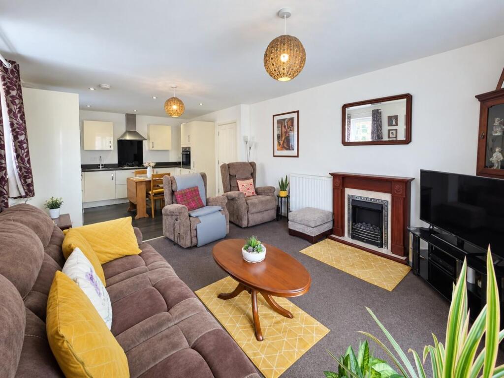 Apartment in Northampton - View 4