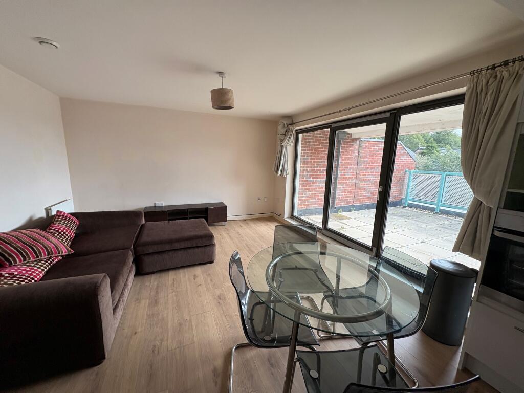 Main image of property: *Available to Students & Sharers* Derby Road, Nottingham, NG7