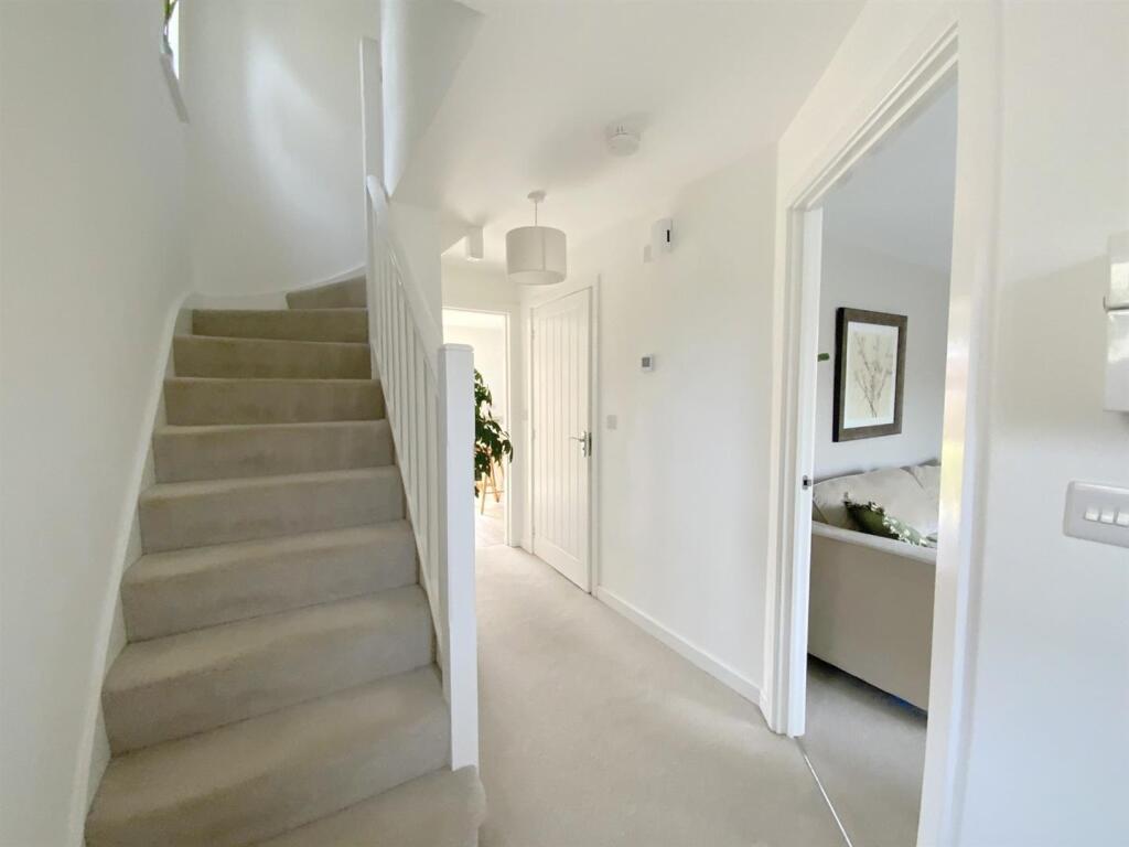 House in Grimsby, Scartho Top - View 5