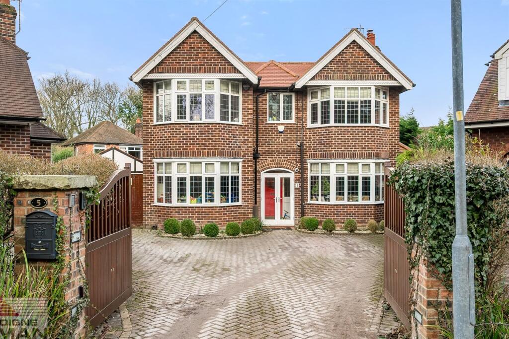 Main image of property: The Green, Handforth