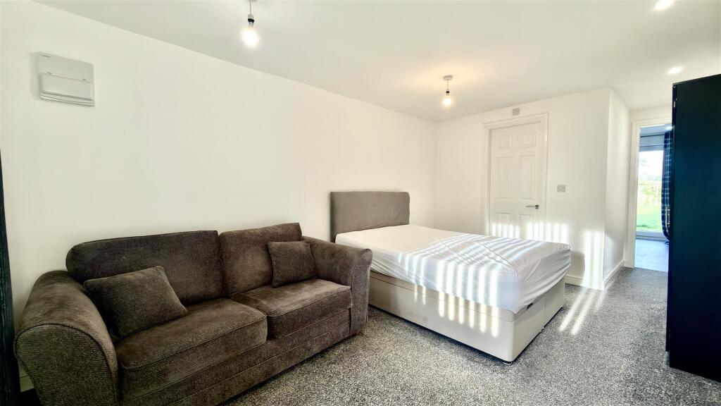 Summer Lane, Minworth, Sutton Coldfield photo 5