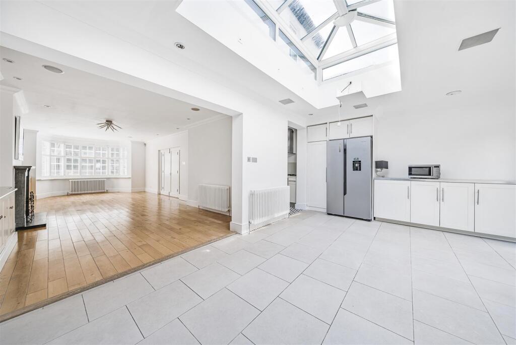 House in Kingston upon Thames, Norbiton - View 3