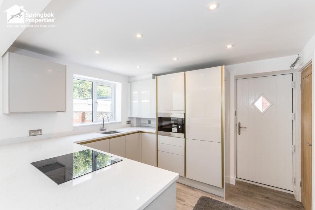 House in Leeds, Bruntcliffe, Morley - View 5