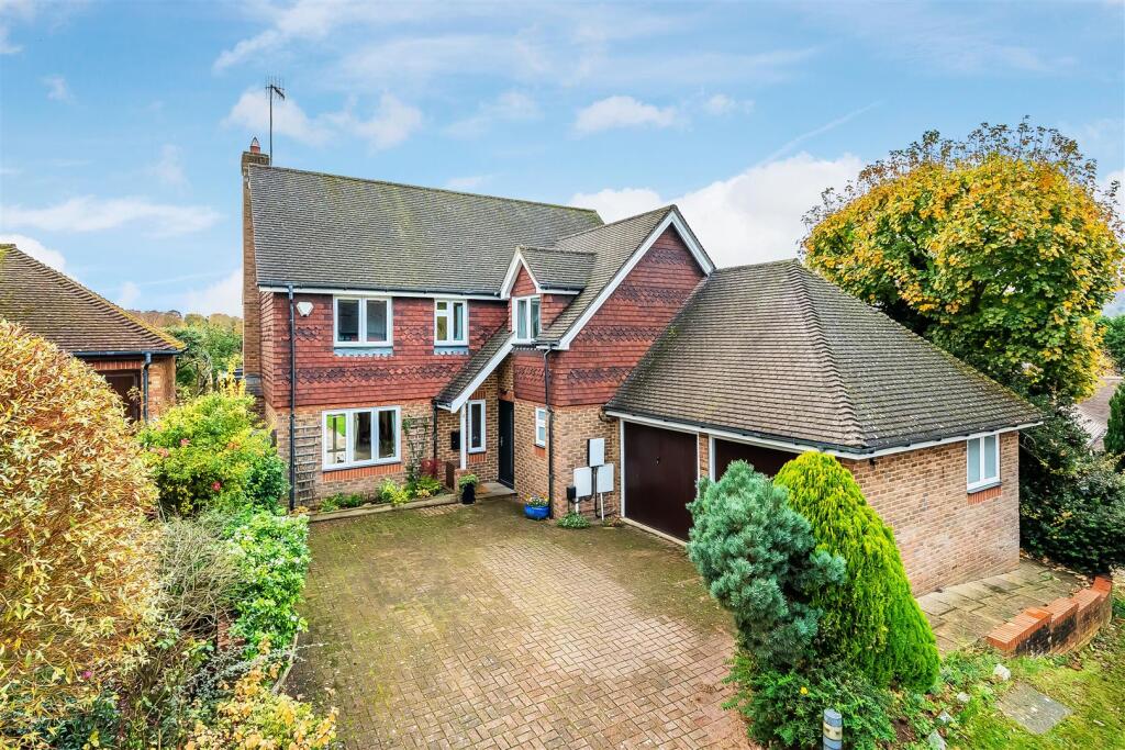 4-bed detached on Padbrook Close, Limpsfield, £1,075,000