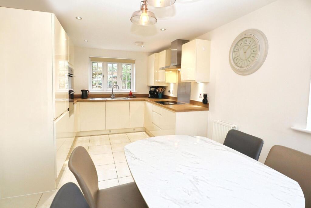 Jutland Drive, Brackley, NN13 photo 4