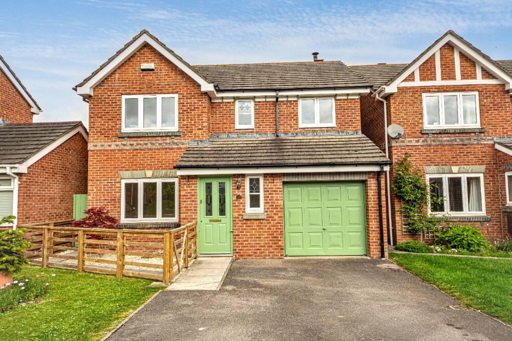 4-bed detached on Fell Road, Westbury, Wiltshire, BA13, £375,000