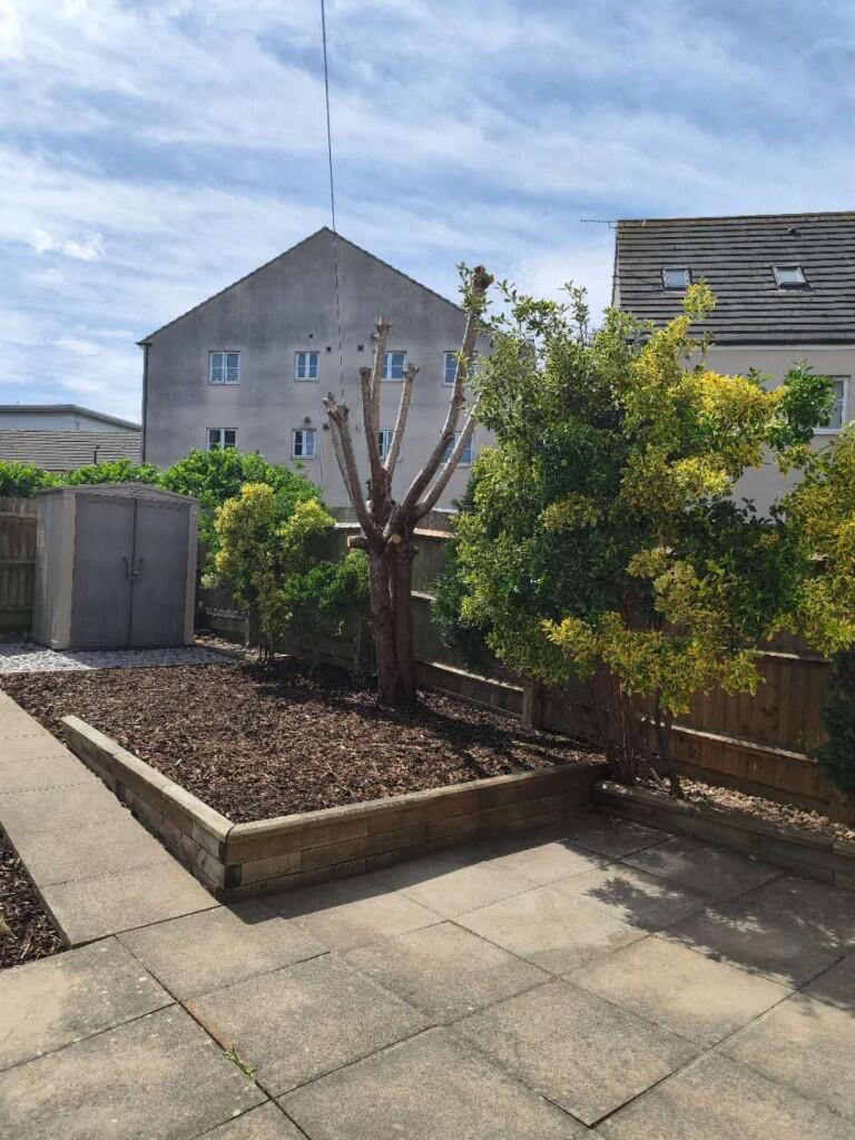 5 bedroom town house for rent