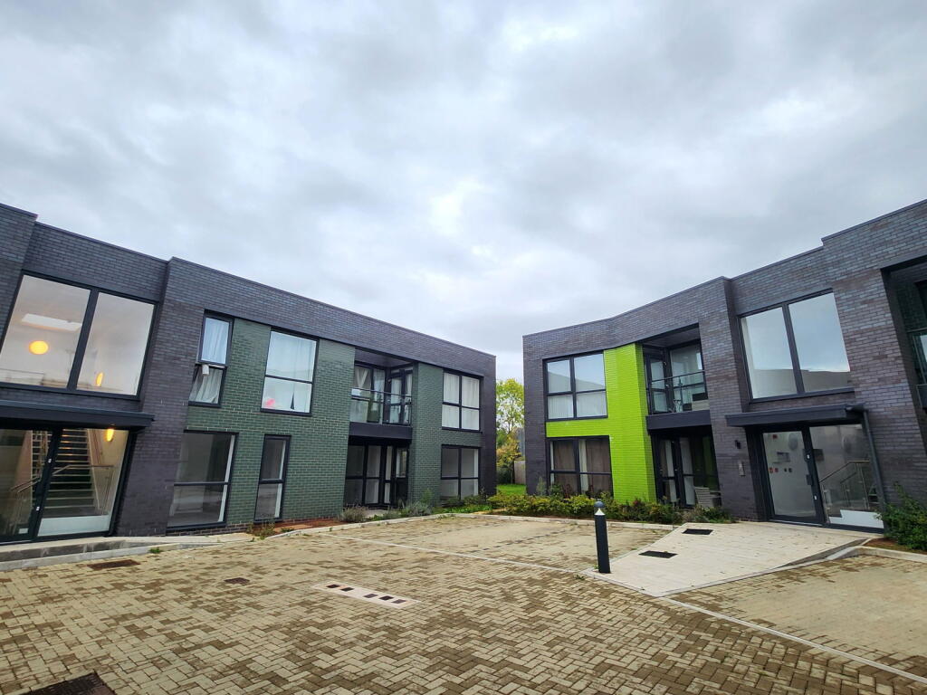 Main image of property: 200 Stourbridge Road, Stourbridge, DY9 7BU