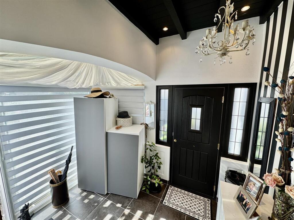 House in Newport - View 4