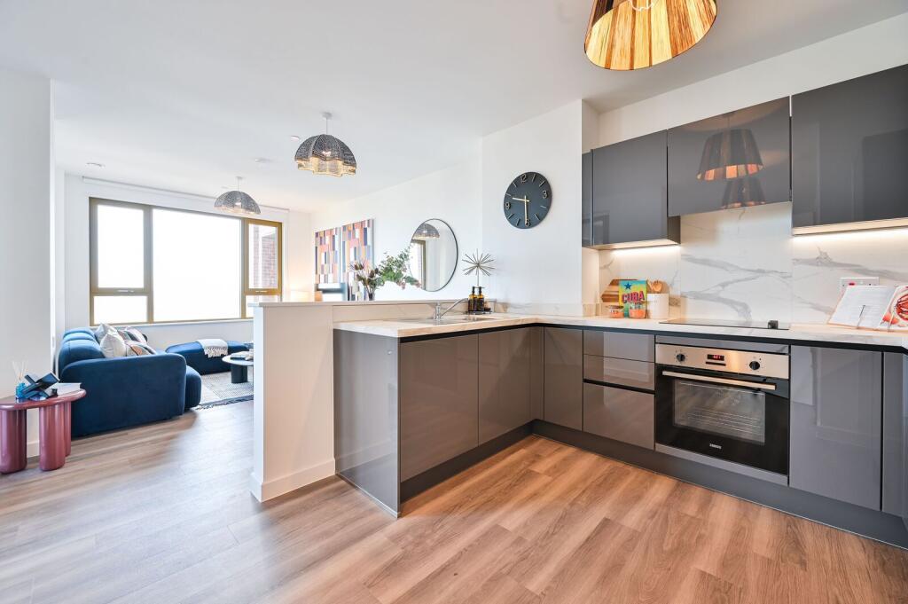 Apartment in London - View 5