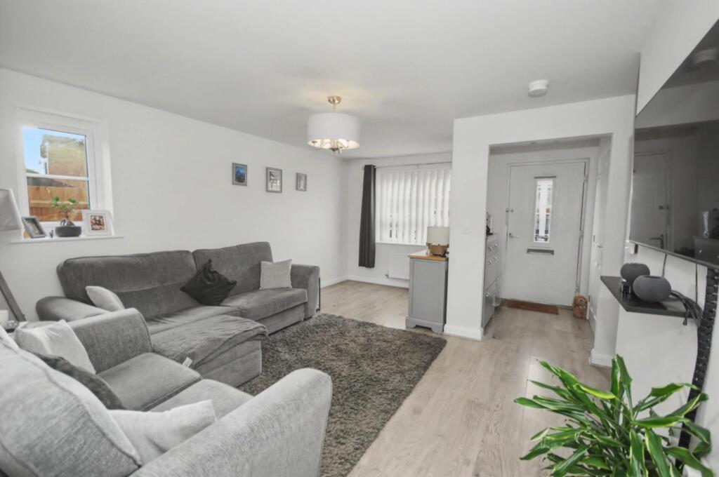 House in Kettering, Hanwood Park - View 2