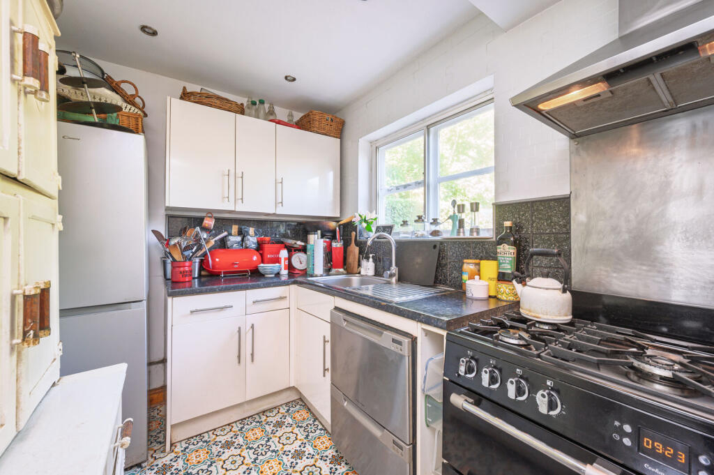 House in London - View 5