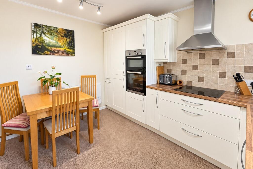 House in Clophill, Central Bedfordshire - View 3
