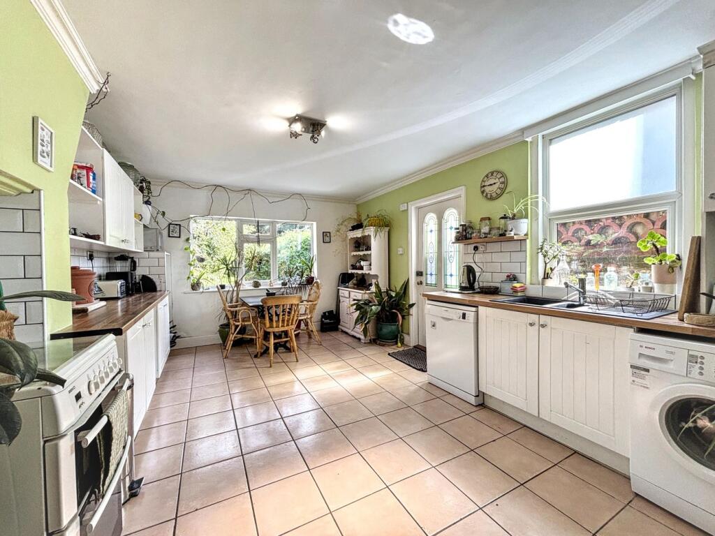 House in Rother, Central, Bexhill-on-Sea - View 5