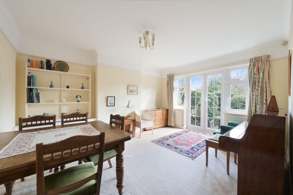 Dorking Road, Epsom, KT18 photo 3