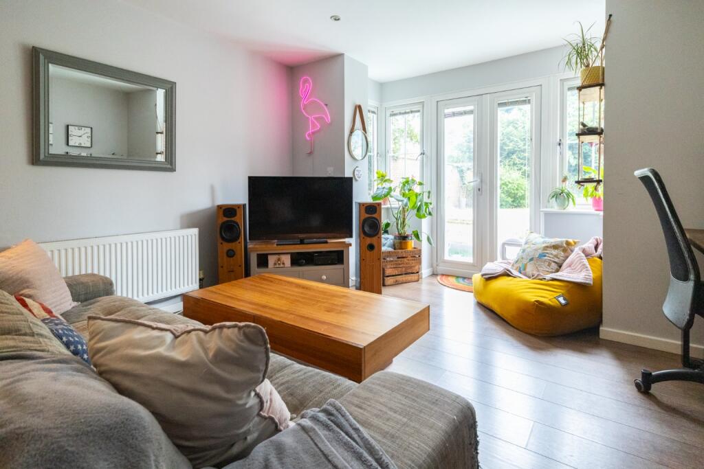 Godwin Close, Wokingham, Berkshire photo 3