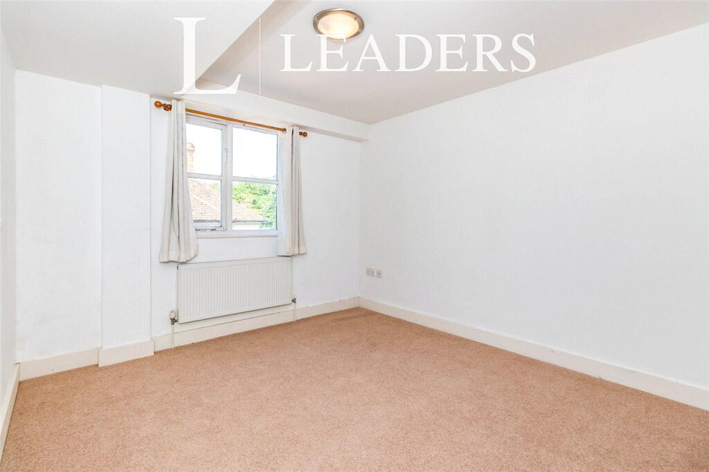 Apartment in Sutton - More
