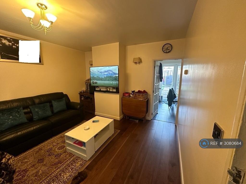 House in Slough - View 2