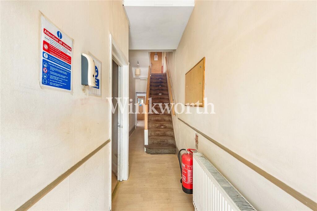 House in London - View 4