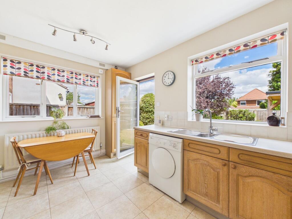 House in Nottingham, Cinderhill - More
