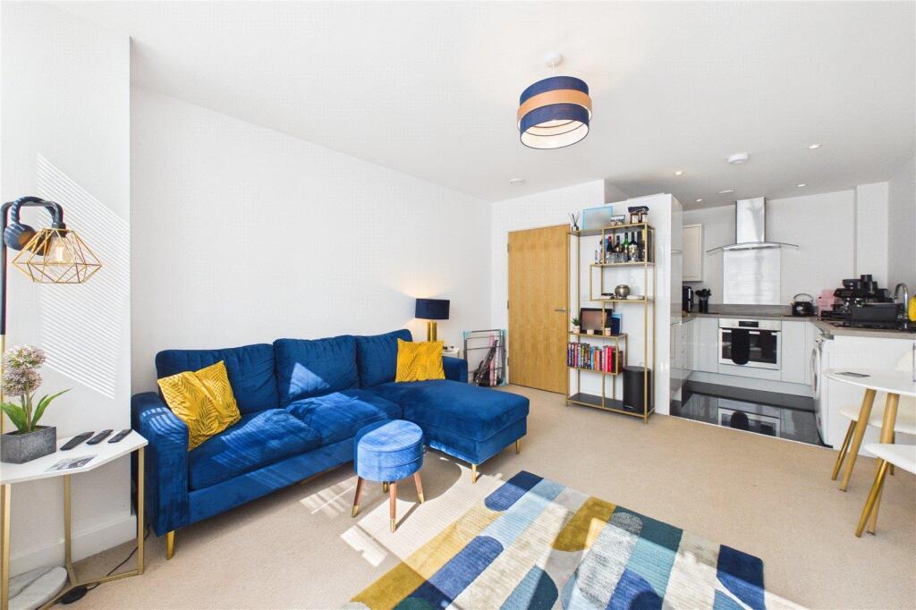 Apartment in Redhill - More
