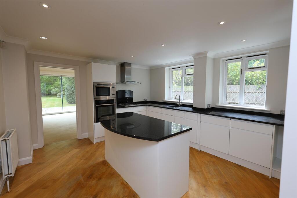 Ashen Grove Road, Knatts Valley, Sevenoaks photo 4