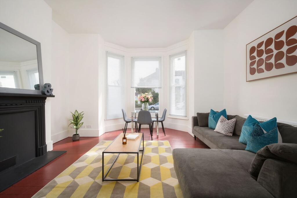 Main image of property: Green Lanes, London, N13