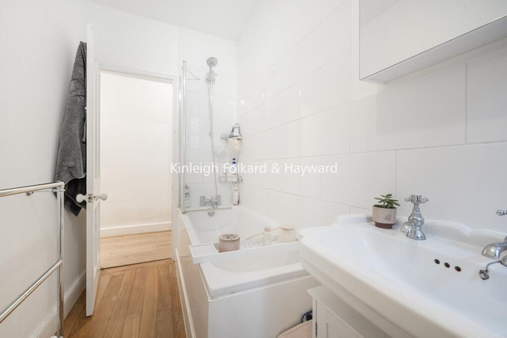 Apartment in London - More