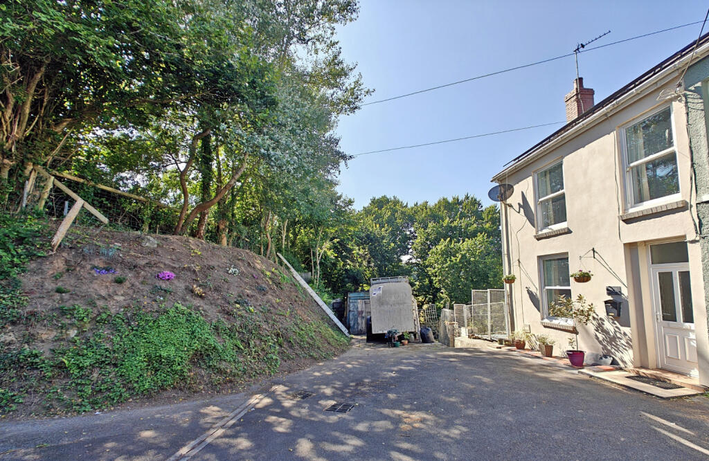 House in Swansea, Kidwelly - View 2