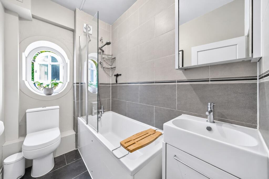 Apartment in London - View 5