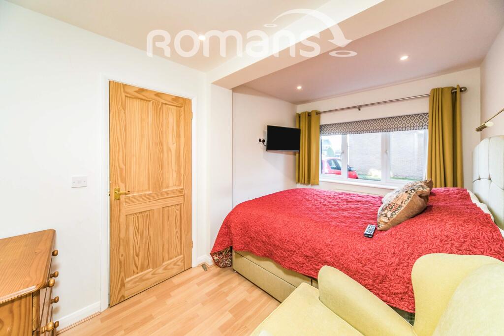 House in Reading - More