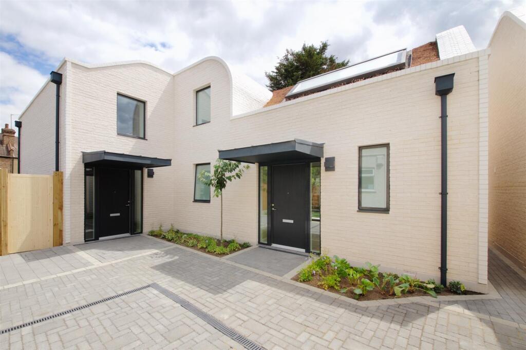 Main image of property: Stark Mews, Walthamstow