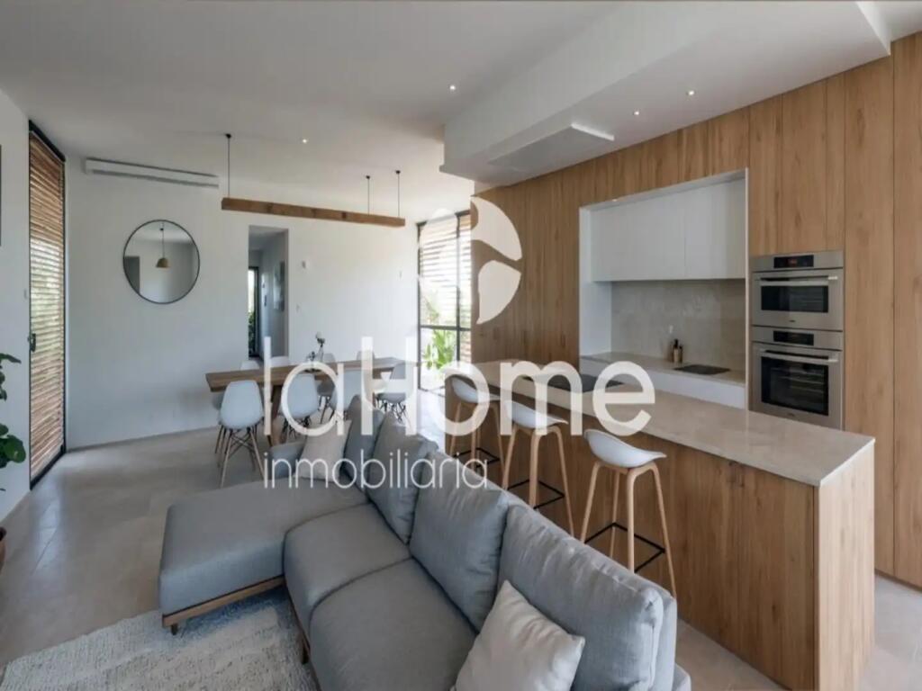 Main image of property: Valencia, Valencia, Paterna