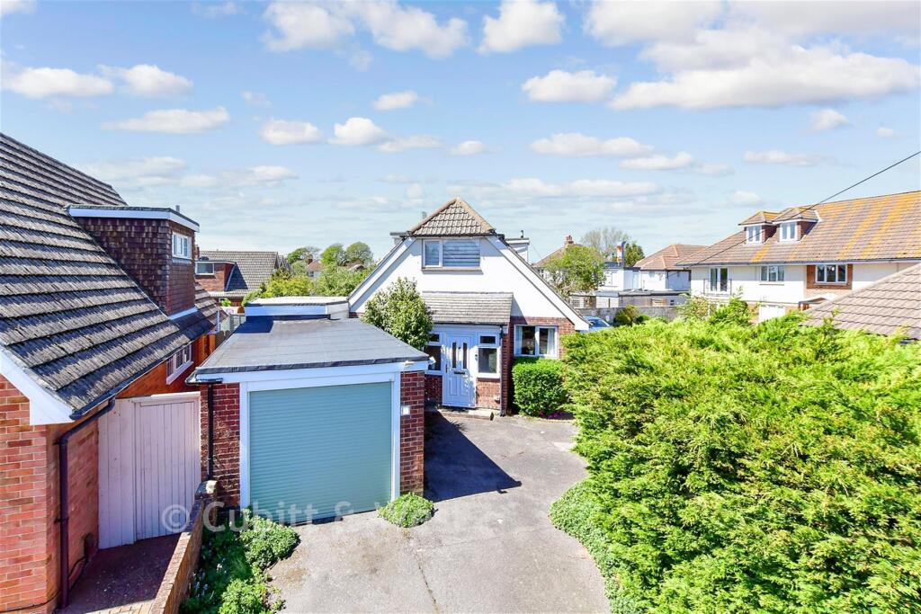Sea Grove Avenue, Hayling Island, Hampshire - View 4
