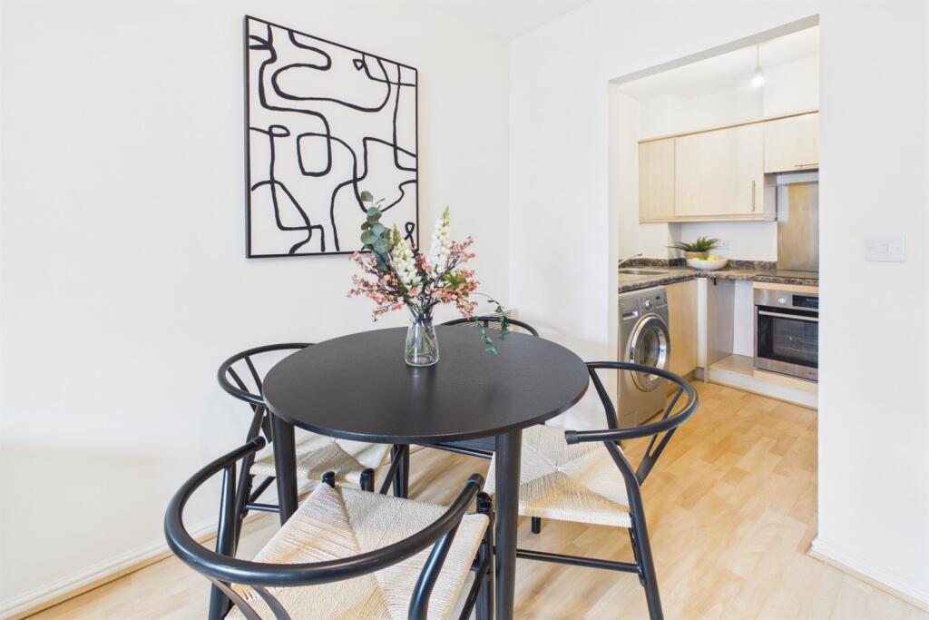 Apartment in London - View 4