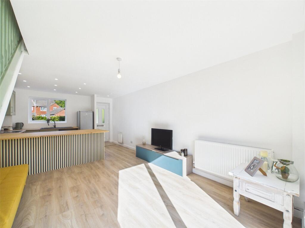 House in Worcester - View 5