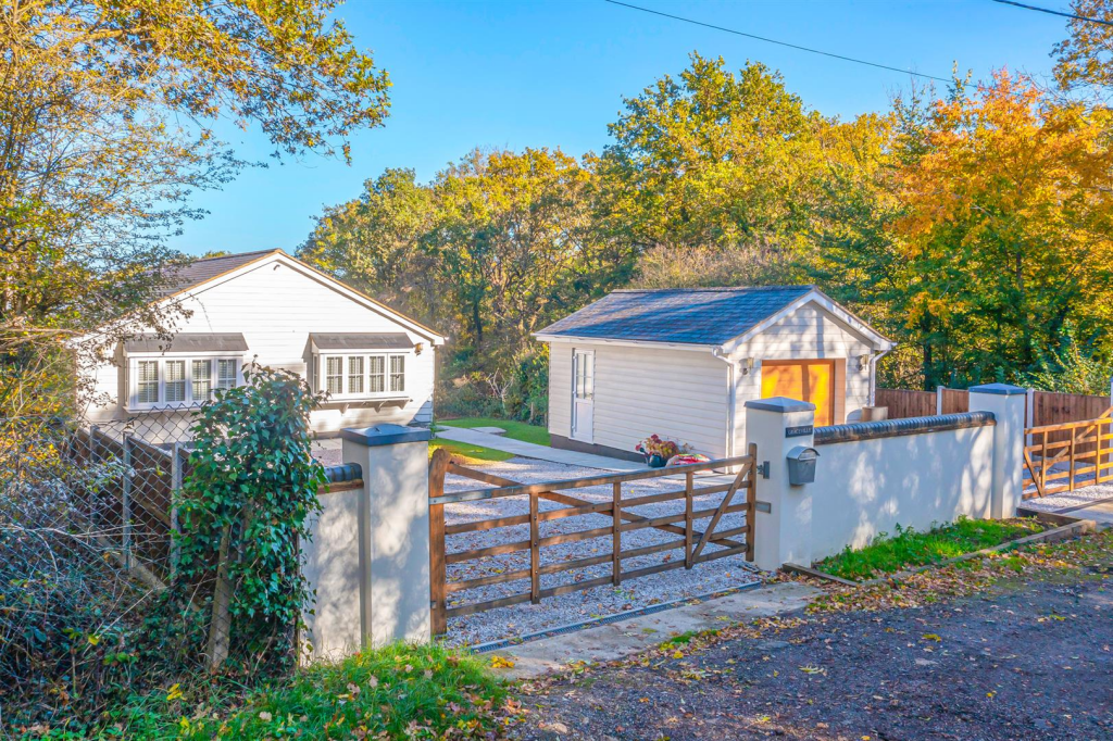 3-bed detached on Beckney Avenue, Hockley, £850,000