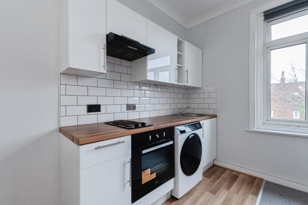 Apartment in Bournemouth - View 2