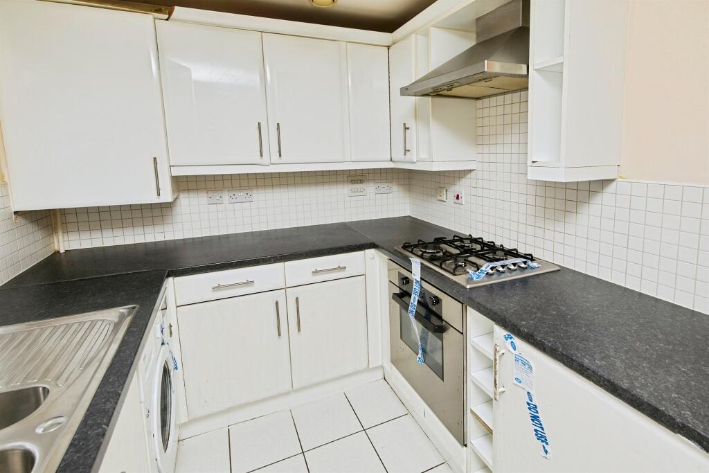 Black Eagle Court, Burton-On-Trent - View 2