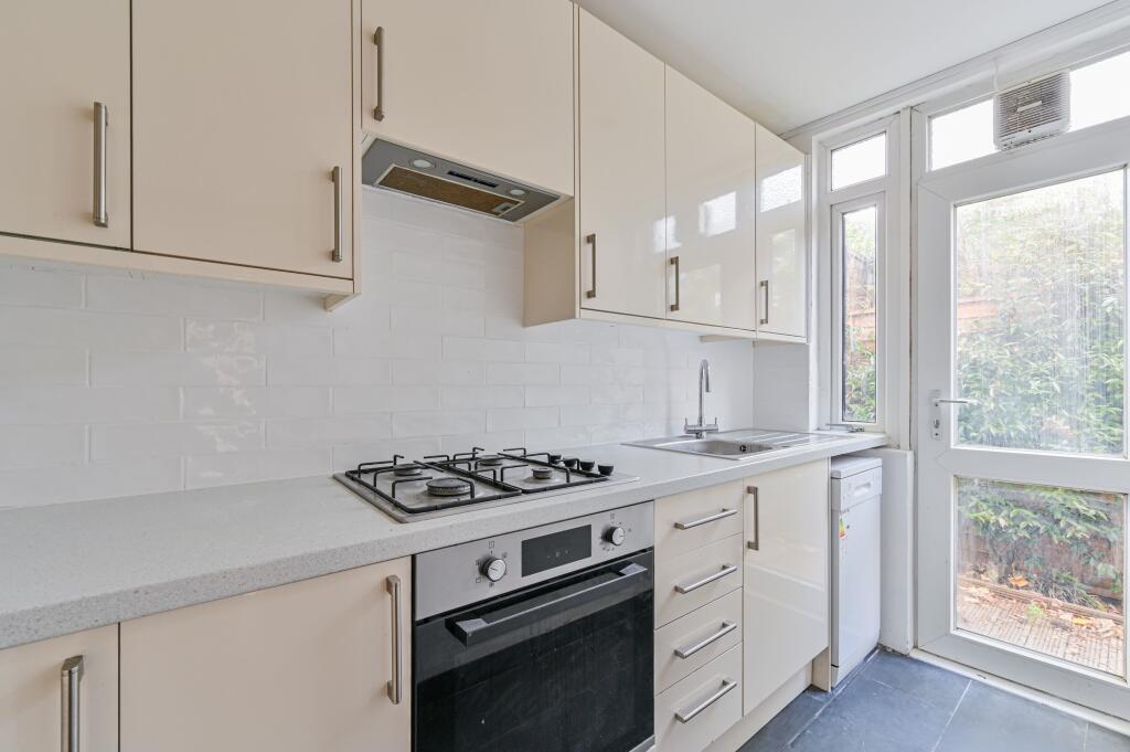 Byegrove Road, London, SW19 photo 5