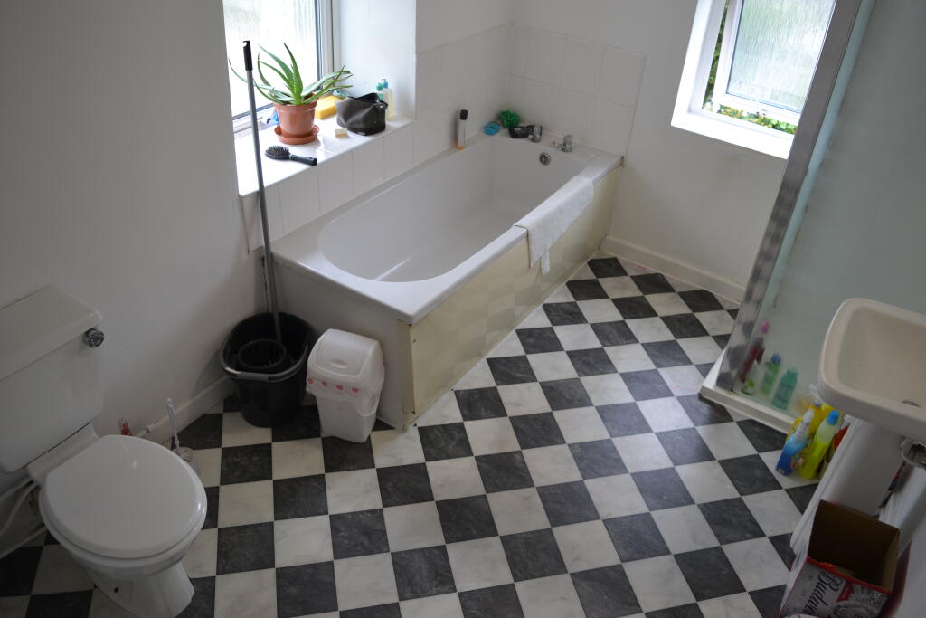 4 bedroom terraced house for rent