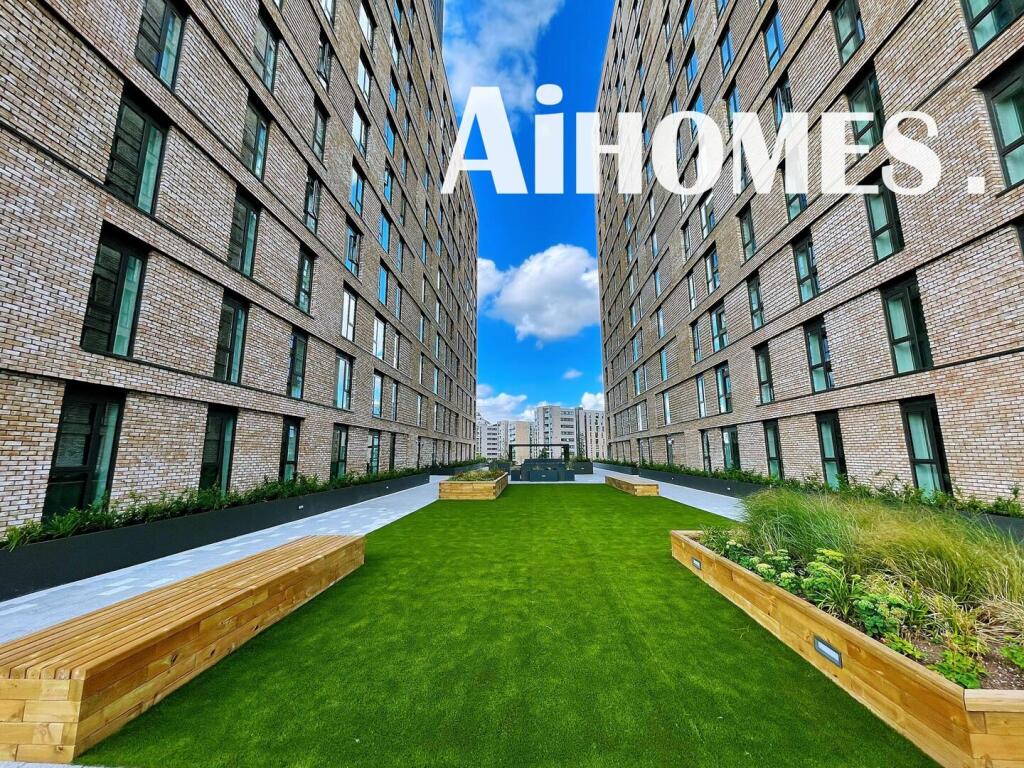 Main image of property: Spacious 2B2B Apartment in No.1 Old Trafford |4056245TW