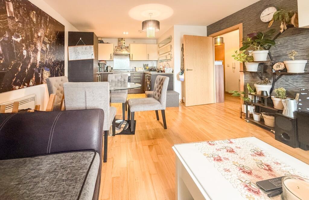 Apartment in Basildon, Essex - View 4