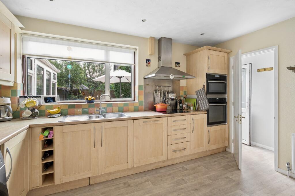 House in Hemel Hempstead, Chesham Bois - View 4