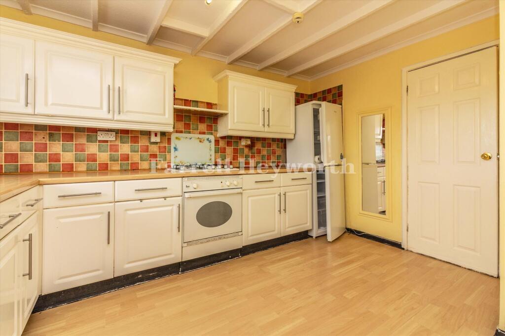 Hawksbury Drive, Penwortham, Preston photo 4