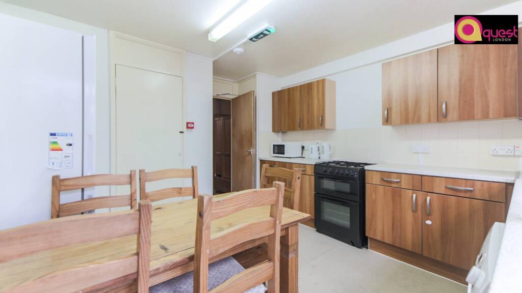 4 bedroom terraced house for rent