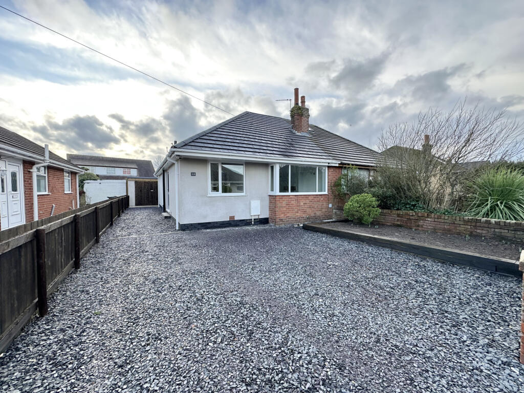 3-bed house on Meadow Croft Avenue,  Hambleton, FY6, £239,950