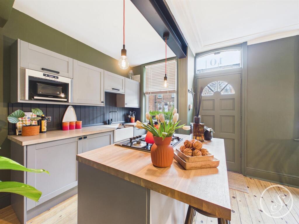 3 bedroom terraced house for sale in Methley Terrace, Leeds, LS7 - View 4