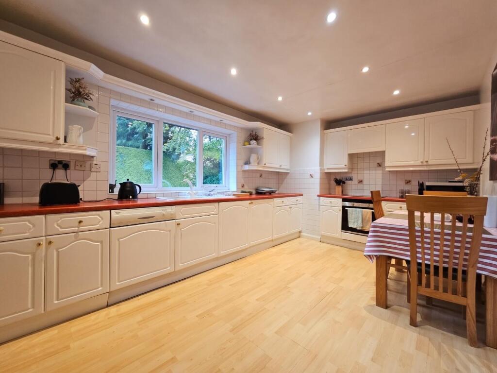 Apartment in Trafford, Oldfield Brow - View 3