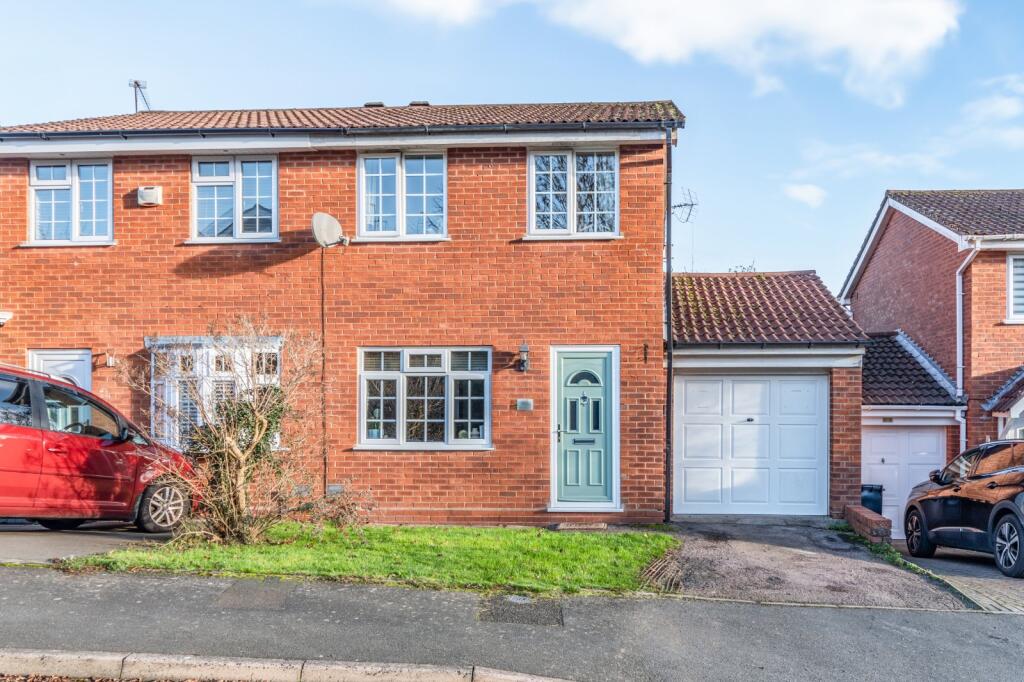 Main image of property: Stoneleigh Close, Oakenshaw South, Redditch, B98